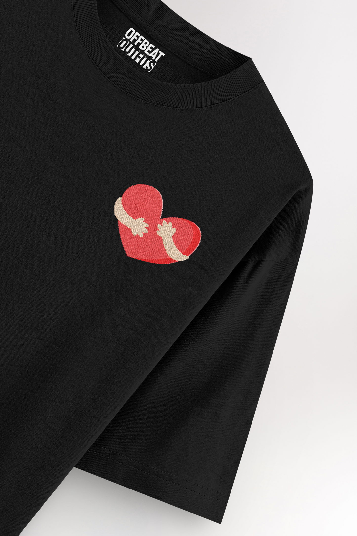 Heart hug embroidery | Oversized T-shirt
